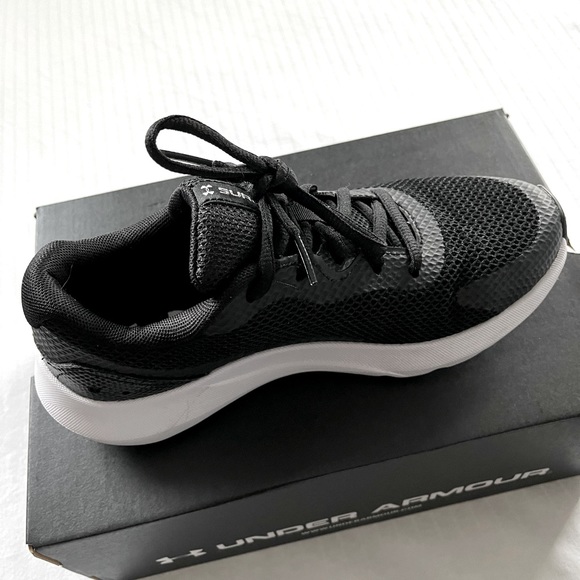 Under Armour Surge 3 Running Shoes - Picture 6 of 9